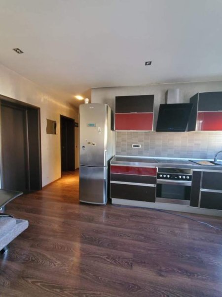 Tirane, jepet me qera apartament 2+1 Kati 5, 80 m² 500 Euro (Arkitekt Kasemi)