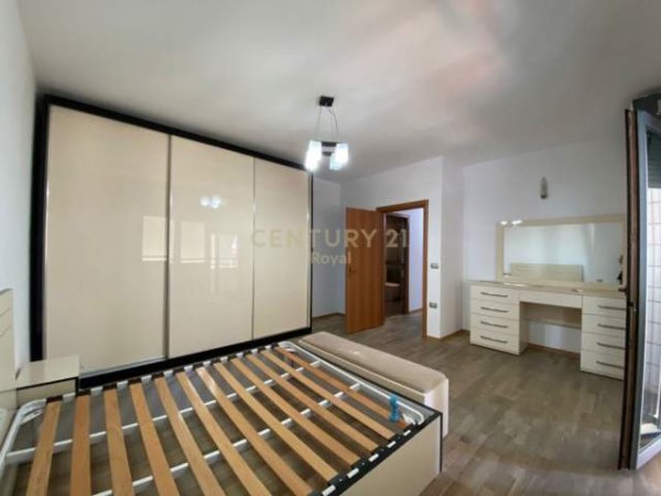 Tirane, shitet apartament 2+1+BLK Kati 7, 129 m² 210.000 Euro (Rruga e Dibrës)