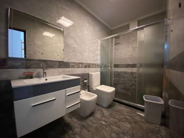 Tirane, shitet apartament 2+1+BLK Kati 7, 129 m² 210.000 Euro (Rruga e Dibrës)