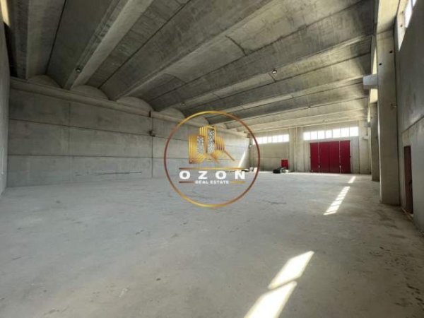 Tirane, jepet me qera magazine Kati 0, 1.100 m² 4.400 Euro (KASHAR)