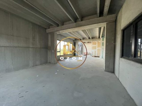 Tirane, jepet me qera magazine Kati 0, 1.100 m² 4.400 Euro (KASHAR)