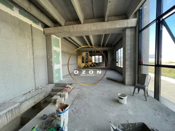 Tirane, jepet me qera magazine Kati 0, 1.100 m² 4.400 Euro (KASHAR)