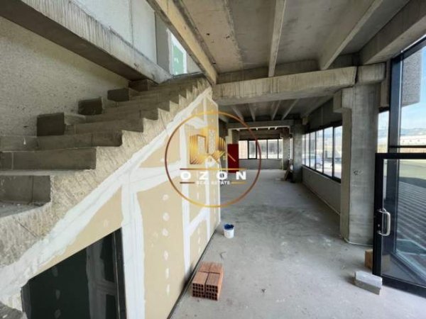 Tirane, jepet me qera magazine Kati 0, 1.100 m² 4.400 Euro (KASHAR)