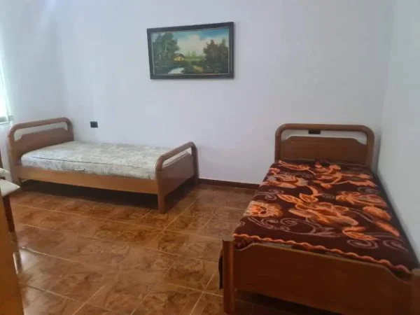 Tirane, jepet me qera apartament 3+1+BLK Kati 2, 105 m² 700 Euro (Rruga e Dibres)