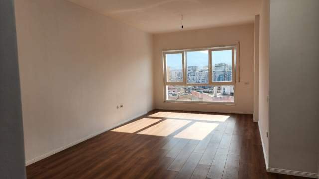 Tirane, shitet apartament 2+1 Kati 10, 96 m² (rruga e Barrikadave)