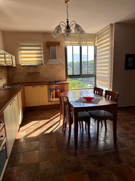 Tirane, jepet me qera apartament 2+1+BLK Kati 8, 110 m² 600 Euro (Rruga Faik Konica)