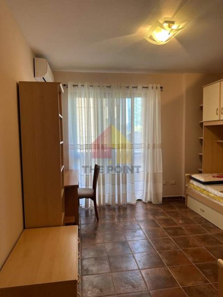 Tirane, jepet me qera apartament 2+1+BLK Kati 8, 110 m² 600 Euro (Rruga Faik Konica)