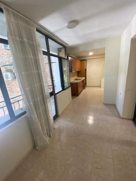 Tirane, shitet apartament Kati 3, 85 m² 137.000 Euro (21 Dhjetori)