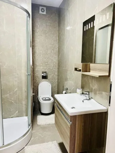 Tirane, jepet me qera apartament 3+1 130 m² 1200 Euro (Bllok,)