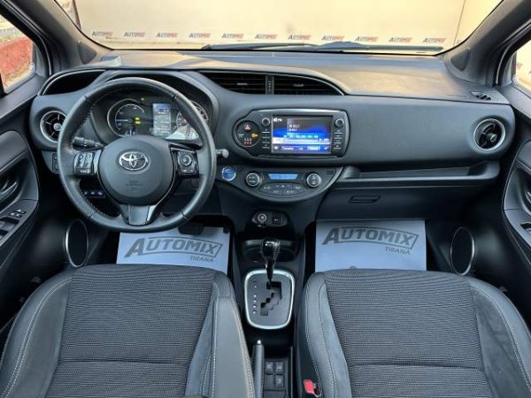 Tirane, shes makine Toyota yaris Viti 2018, 14.700 Euro