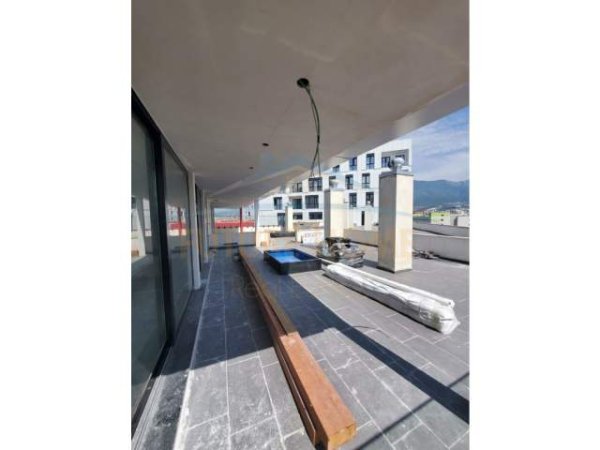Tirane, jepet me qera ambjent biznesi Kati 8, 380 m² 2.200 Euro (OPP+33955)