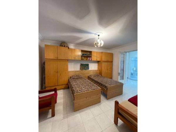 Tirane, jepet me qera apartament 2+1 Kati 1, 127 m² 450 Euro (Ali Visha)