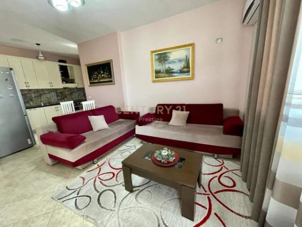 Tirane, jepet me qera apartament 2+1+BLK Kati 6, 90 m² 600 Euro (mine peza)