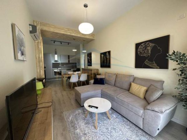 Tirane, jepet me qera apartament Kati 1, 87 m² 600 Euro (Kodra e Diellit)