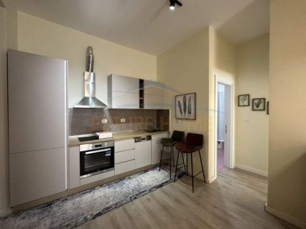 Tirane, jepet me qera apartament Kati 1, 87 m² 600 Euro (Kodra e Diellit)