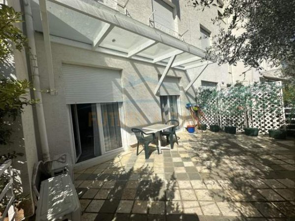 Tirane, jepet me qera apartament Kati 1, 87 m² 600 Euro (Kodra e Diellit)
