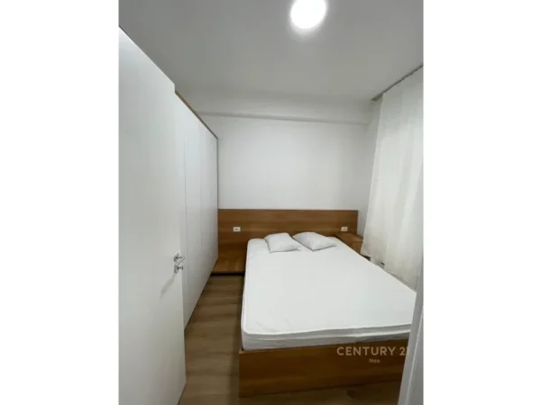 Tirane, jepet me qera apartament 1+1 Kati 3, 45 m² 450 € (Ali Dem)