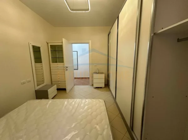 Tirane, jepet me qera apartament 2+1 Kati 3, 87 m² 520 € (Unaza e Re)