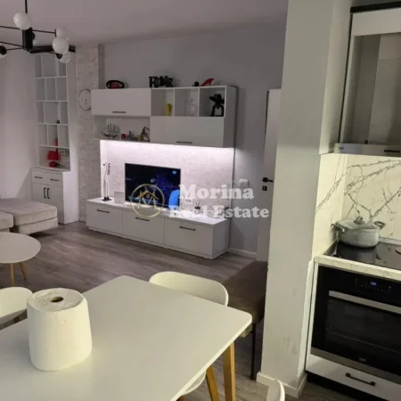 Tirane, jepet me qera apartament 2+1 Kati 2, 80 m² 700 € (Bulevardi i Ri)