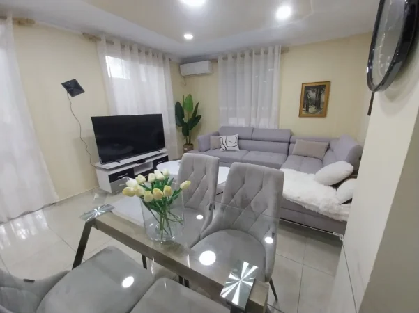 Tirane, jepet me qera apartament 1+1+Aneks+Ballkon Kati 3, 67 m² 50.000 lek/muaj (Blv Gjergj Fishta, Qëndër - Universitetit Mesdhetar)