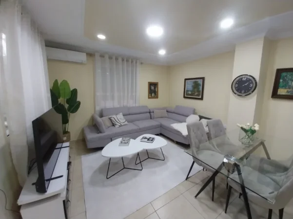 Tirane, jepet me qera apartament 1+1+Aneks+Ballkon Kati 3, 67 m² 50.000 lek/muaj (Blv Gjergj Fishta, Qëndër - Universitetit Mesdhetar)