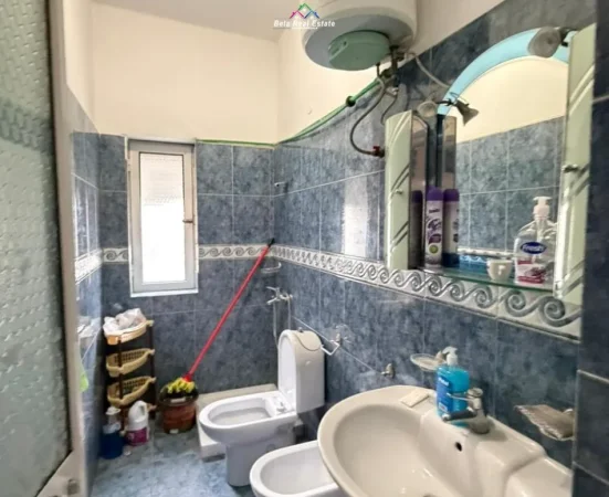 Tirane, jepet me qera zyre Kati 3, 100 m² 850 € (stadiumi dinamo)