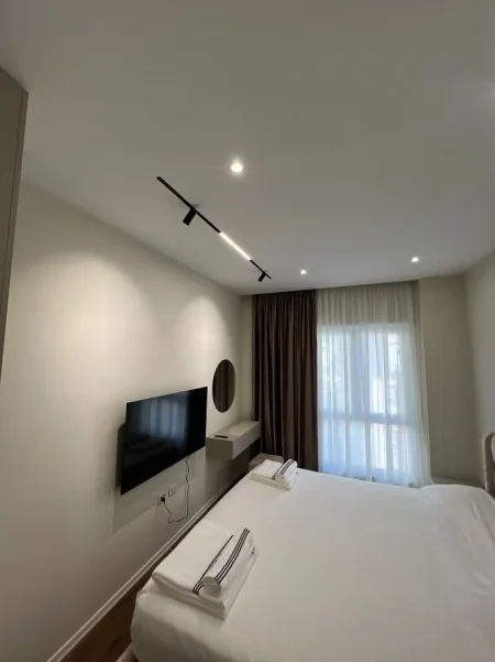 SUPER APARTAMENT 1+1  I MOBILUAR  650 € (RR. BARRIKADAVE)