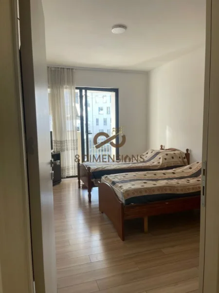 Tirane, shitet apartament 3+1+Ballkon Kati 3, 149 m² 205.000 € (5 maji)