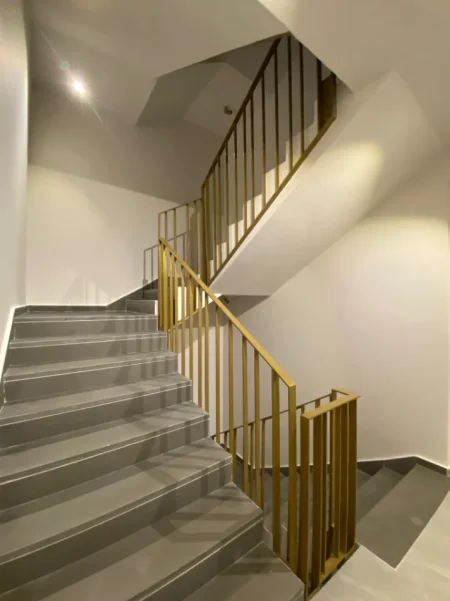 Tirane, jepet me qera zyre Kati 7, 66 m² 600 € (Rruga e Kavajes)