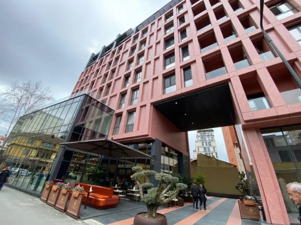 Tirane, jepet me qera zyre Kati 7, 66 m² 600 € (Rruga e Kavajes)