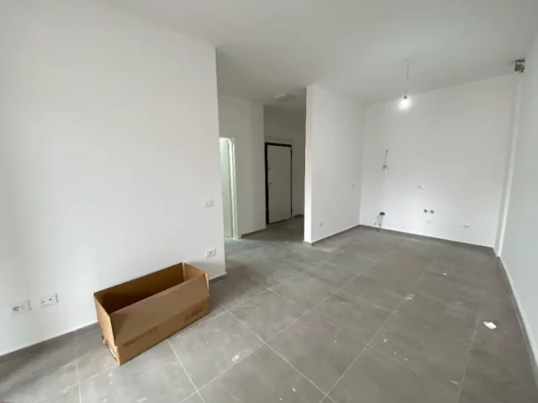 Tirane, jepet me qera zyre Kati 7, 66 m² 600 € (Rruga e Kavajes)