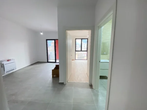 Tirane, jepet me qera zyre Kati 7, 66 m² 600 € (Rruga e Kavajes)