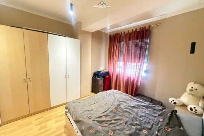 Tirane, jepet me qera apartament 1+1 Kati 4, 65 m² 620 € (selvia)