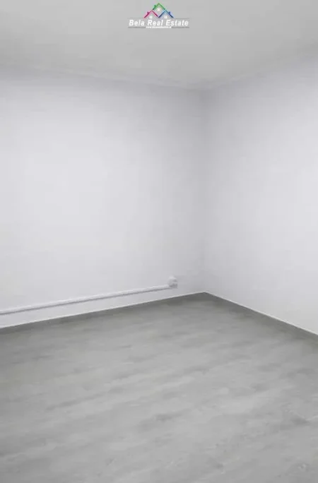 Tirane, jepet me qera zyre Kati 1, 100 m² 600 € (vasil shanto)