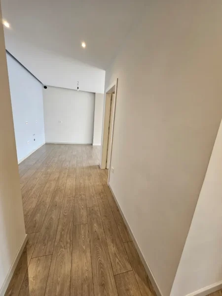 Shitet, Apartament 2+1+ Garsoniere , Zogu I Zi, Tiranë - 340,000€ | 130 m²