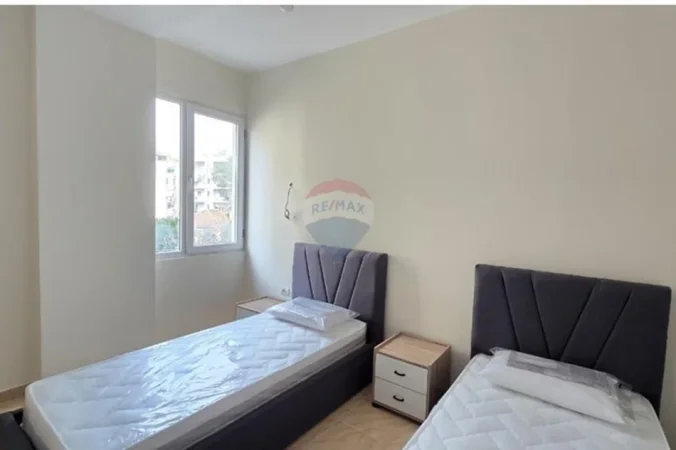 Tirane, jepet me qera apartament 2+1 , 100 m² 400 € (rruga muhamet gjollesha)