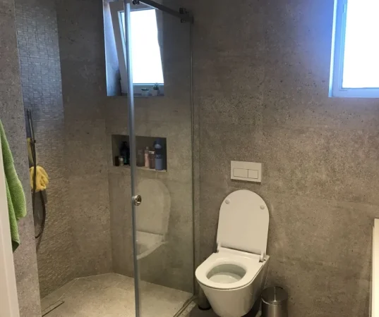 Tirane, jepet me qera apartament 1+1 , 60 m² 700 € (Myslym Shyri)