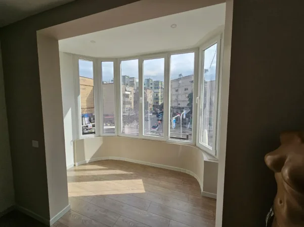 Tirane, jepet me qera apartament 2+1 Kati 1, 95 m² 800 € (Zogu i Zi)