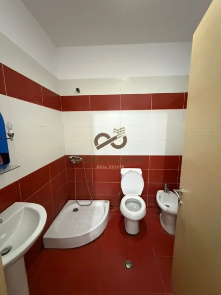 Tirane, jepet me qera apartament 2+1 Kati 6, 76 m² 550 € (yzberisht)