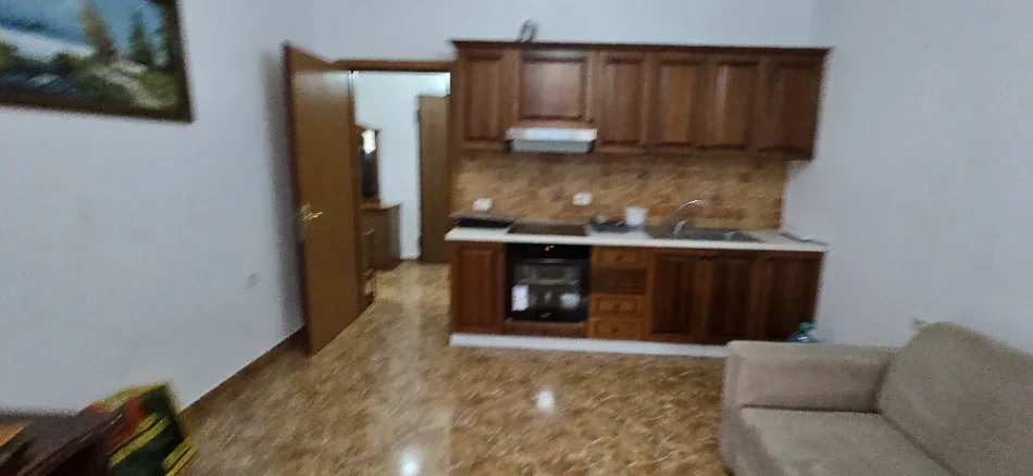 Tirane, jepet me qera apartament 1+1 Kati 2, (mbi unaze)