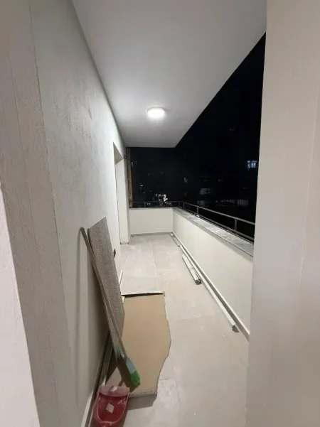 Tirane, jepet me qera apartament 2+1+Ballkon Kati 2, 100 m² 750 € (KOMUNA E PARISIT)