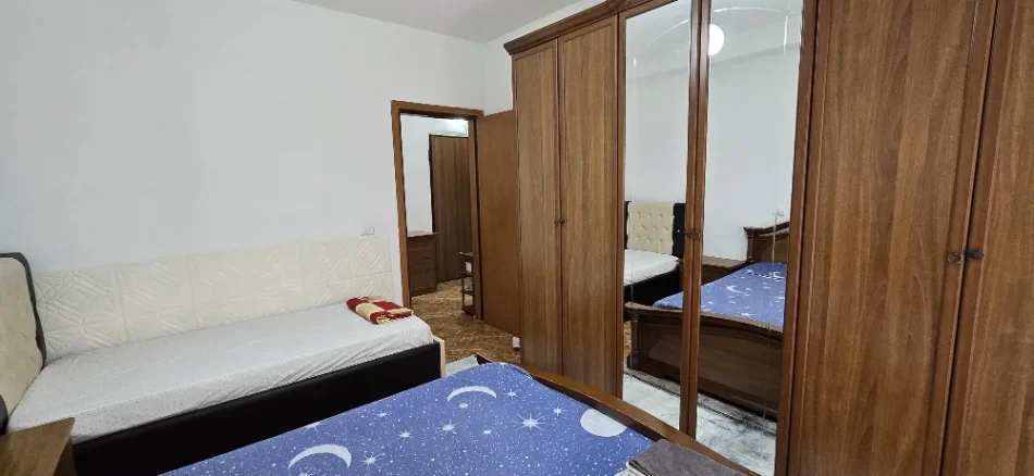 Tirane, jepet me qera apartament 1+1 Kati 2, (mbi unaze)