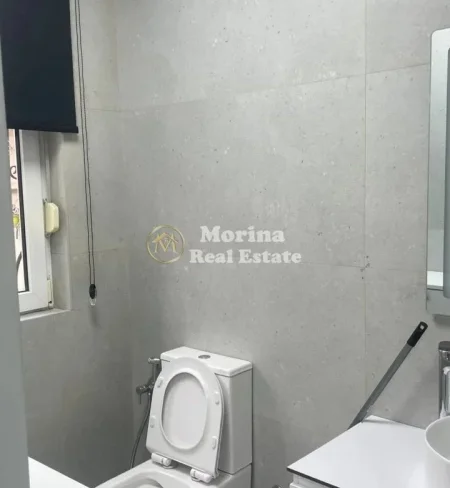 Tirane, jepet me qera ambjent biznesi Kati 1, 89 m² 950 € (Qender)