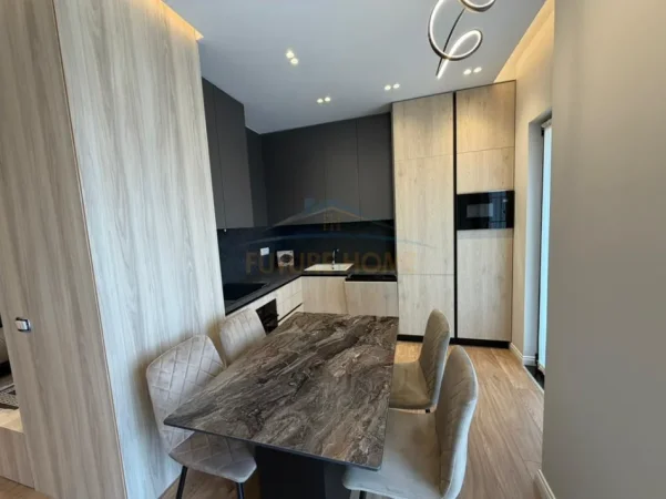 Tirane, jepet me qera apartament 1+1+Ballkon Kati 12, 70 m² 1.200 € (BARRIKADA)