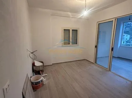 Tirane, shitet apartament 2+1 Kati 4, 60 m² 85.000 € 