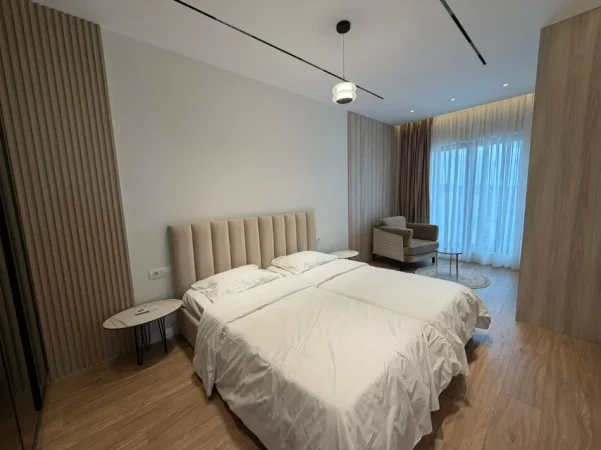 Tirane, jepet me qera apartament 1+1+Ballkon Kati 12, 85 m² 1.200 € (Rruga e Barrikadave)