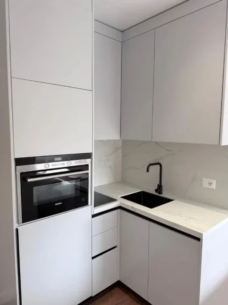 Tirane, jepet me qera apartament 1+1+Ballkon Kati 2, 60 m² 470 € (RRUGA 5 MAJI)