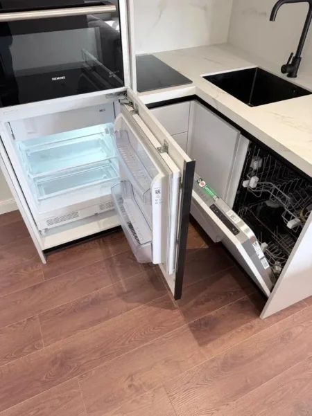 Tirane, jepet me qera apartament 1+1+Ballkon Kati 2, 60 m² 470 € (RRUGA 5 MAJI)