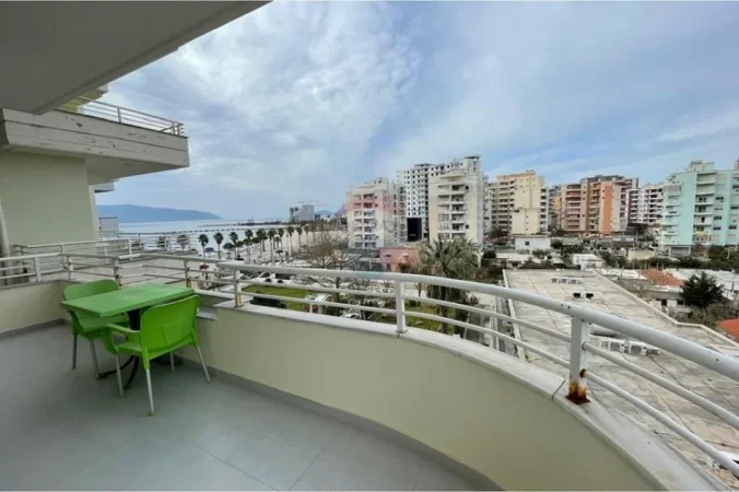 Vlore, jepet me qera apartament 2+1 Kati 8, 90 m² 550 € (Rruga Cameria, Lungomare, Vlore)