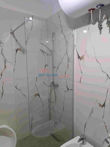 Tirane, jepet me qera apartament 1+1+Ballkon Kati 5, 70 m² 470 € (Rruga Dritan Hoxha)